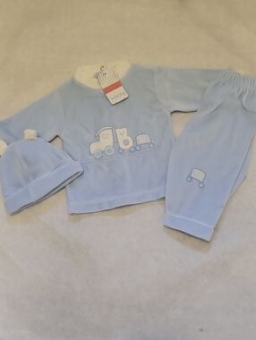 NWT Vintage three piece baby blue embrodiered velour outfit